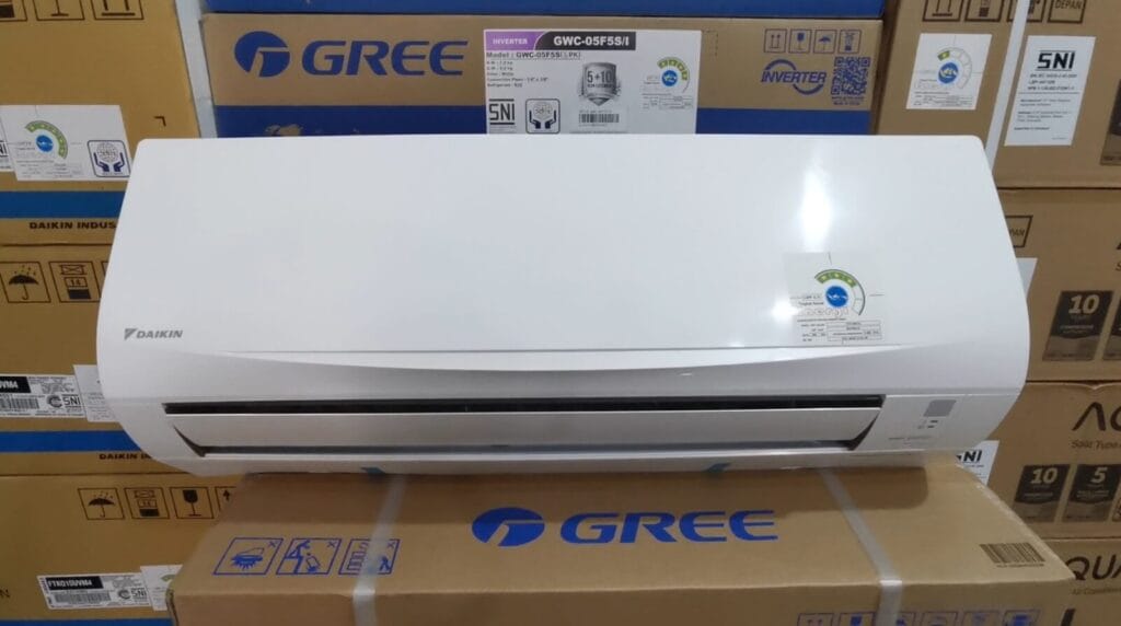 AC Daikin FTC15NV14 Thailand Vs Daikin FTP15AV149 Lokal