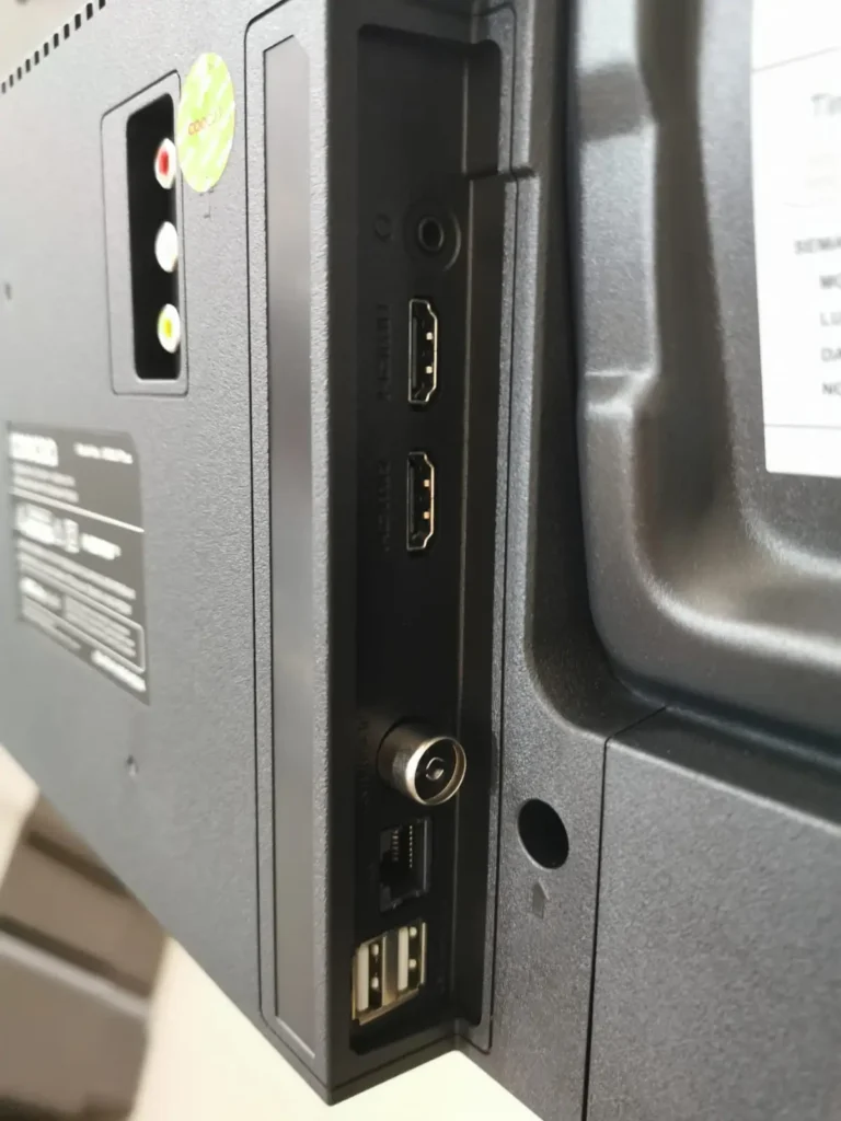 Input Smart TV Coocaa 43S3U Plus