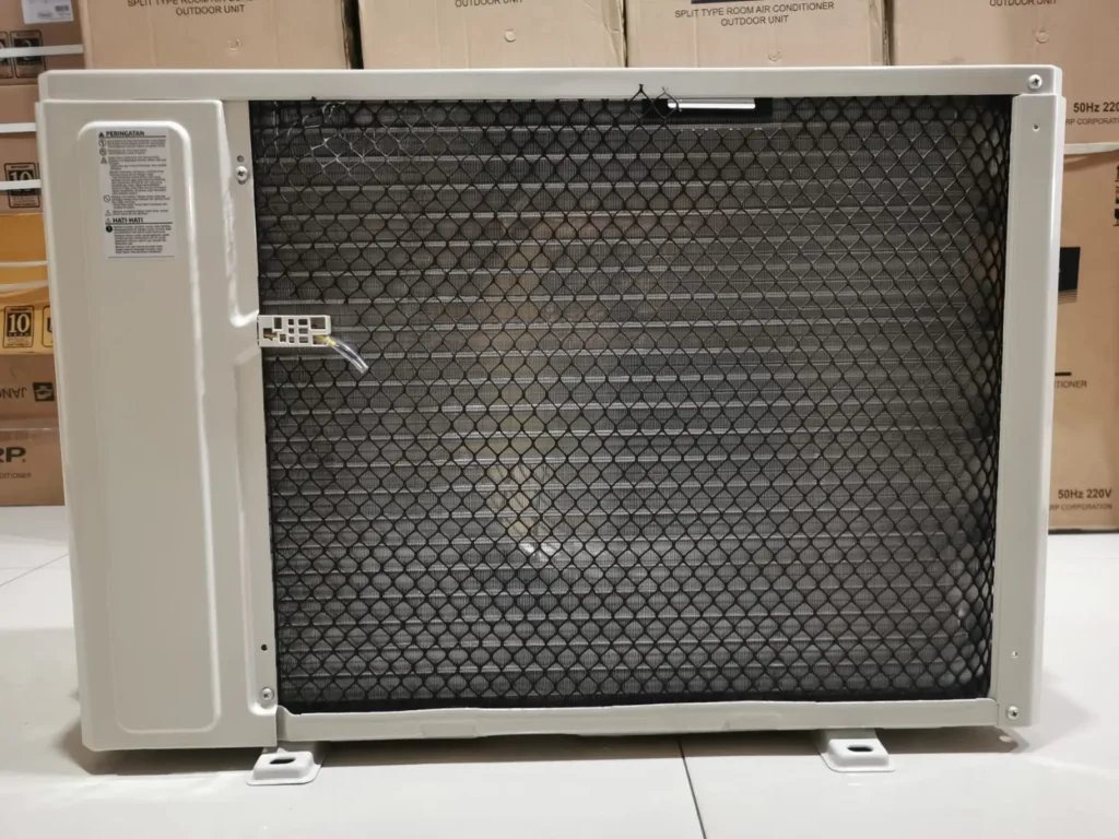 Kondensor Pada Outdoor belum terlapisi Gold Fin