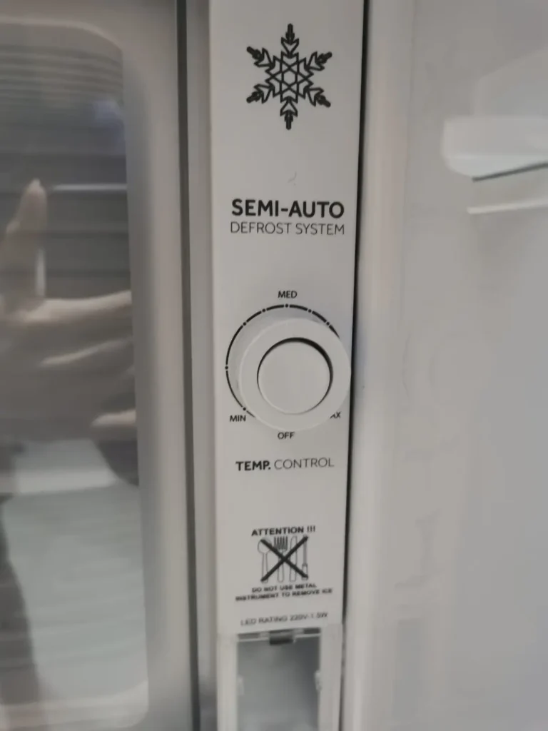 Tombol Defrost Kulkas Aqua AQR-D205MDS