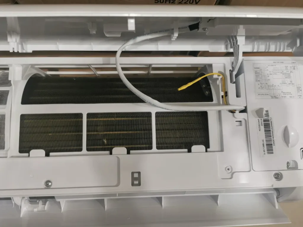 Evaporator AC Akari 1/2 PK A-05TC88LWi