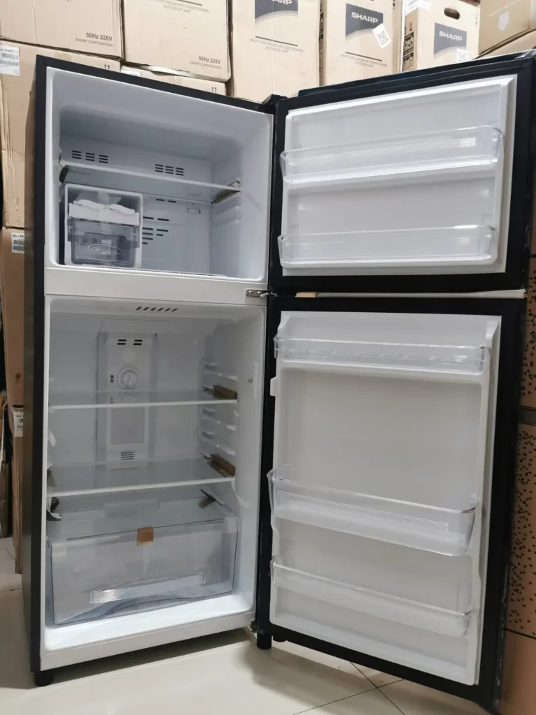 Interior 2 Kulkas Polytron PRW-23VX