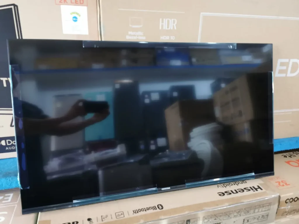 Tampilan Depan Coocaa Smart TV 40S3U